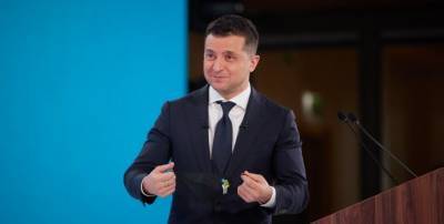 Сколько украинцев поддерживает досрочную отставку Зеленского – опрос