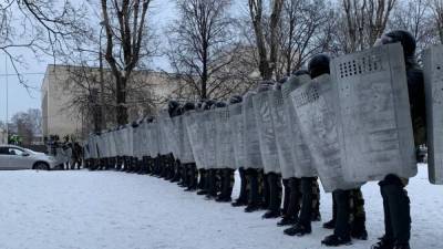 В Петербурге наградили разгонявших митинги полицейских