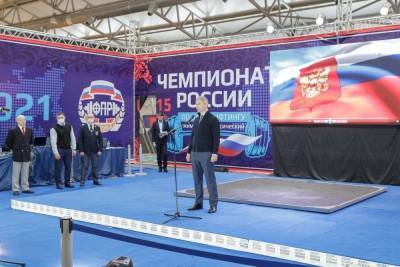 В Туле стартовал чемпионат России по пауэрлифтингу