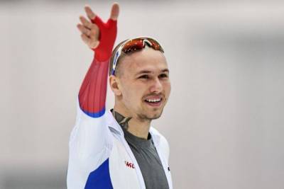 Конькобежец Кулижников завоевал серебро чемпионата мира на дистанции 500 м