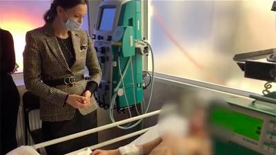 Кузнецова посетила в больнице брошенных матерью на морозе детей