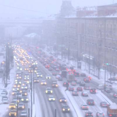 Десятибалльные пробки в Москве продержались почти 3 часа