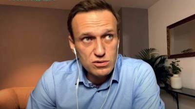 Суд перенес рассмотрение дела о клевете на ветерана с участием Навального