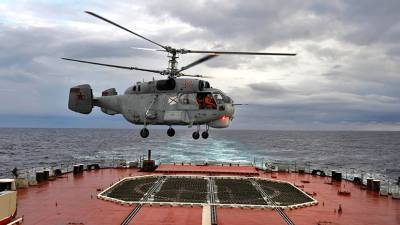 Боевые вертолёты ЧФ провели плановые практические полёты над морем