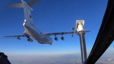 Авиация Северного флота провела учения по дозаправке топлива в воздухе