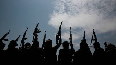 США исключают повстанцев-хуситов из списка террористических групп