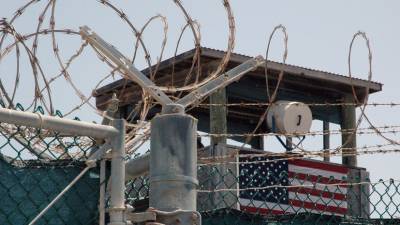 Пентагон поддерживает планы Байдена закрыть тюрьму Гуантанамо