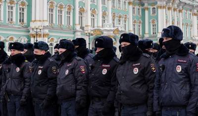 Власти Петербурга наградили полицейских за разгон протестных акций