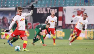 РБ Лейпциг на своем поле победил Аугсбург в матче с двумя пенальти