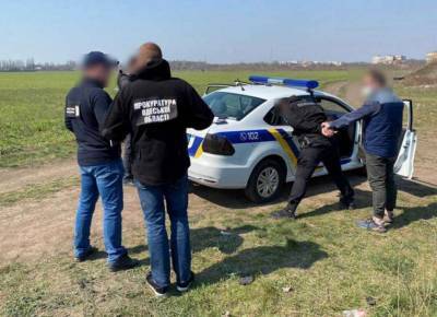 В Одессе полицейские вымогали взятку у наркоторговца