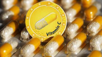 Медики заявили о бесполезности витамина C и цинка для больных COVID-19