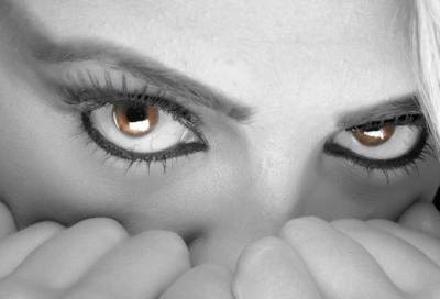 Офтальмолог объяснил, как стресс влияет на глаза