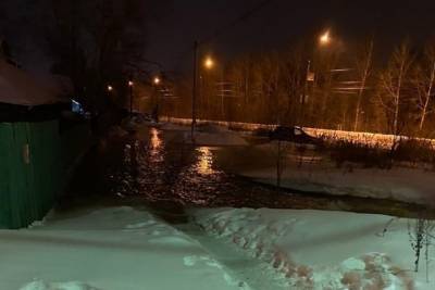 В Ярославле из-за аварии на водопроводе затопило часть Дзержинского района