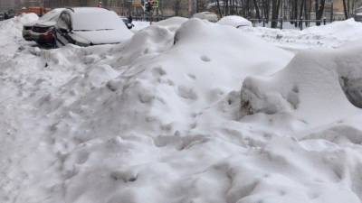 Автомобилистам дали советы по вождению в условиях "снежного коллапса"