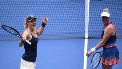 Звонарёва и Зигемунд вышли в четвертьфинал Australian Open в парном разряде