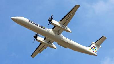 В Казахстане самолет Qazaq Air не смог взлететь из-за лопнувшей покрышки шасси