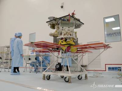 Украина просит компанию Илона Маска помочь с запуском спутника «Сич» в космос