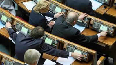 Украинского депутата впервые могут наказать за «кнопкодавство»