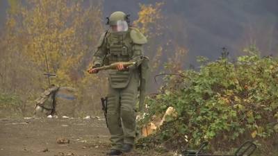 Новости на "России 24". Российские саперы обезвредили в Карабахе почти 25 тысяч боеприпасов