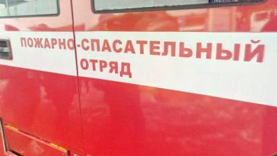 Пожарные тушат огонь на Новолипецком металлургическом комбинате