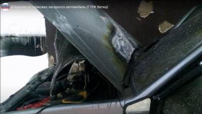 На парковке в Кирове автомобиль воспламенился при попытке завести его