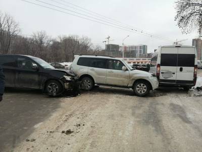 В Уфе при ДТП с микроавтобусом пострадали две женщины
