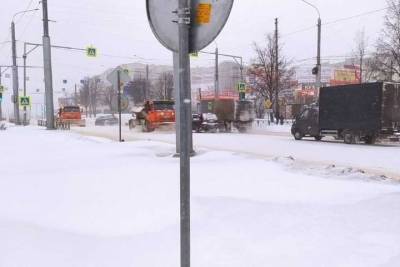 Глава Костромы потребовал от дорожных служб ускорить работу по расчистке снежных заносов