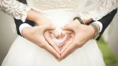 Свадьбу в «зеркальную» дату сыграли 50 пар во Владивостоке