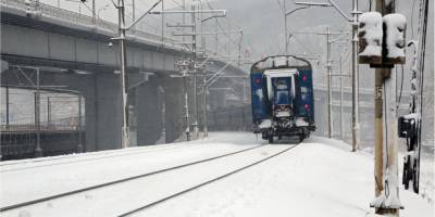 Укрзализныця сообщила о сбое в графике нескольких поездов из-за снегопада