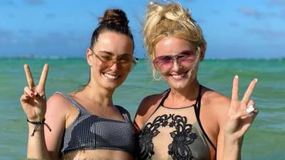 В океане: Ирина Федишин показала, как отдыхает с Ксенией Мишиной в Доминикане – фото