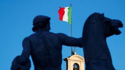 Новый состав правительства Италии принёс присягу