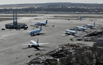 Три рейса в Москву задерживаются в Пулково из-за сильного снегопада