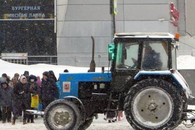 Москва потратит на расчистку дорог от снега три дня