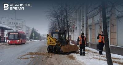 В устранении последствий ледяного дождя в Казани задействован весь парк уборочной техники