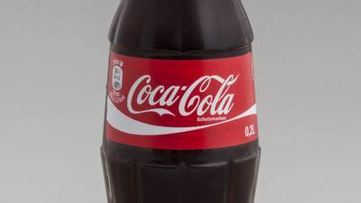Coca-Cola тестирует безопасные для экологии бумажные бутылки