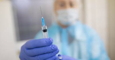 Названы способы повысить эффективность вакцины от коронавируса после прививки