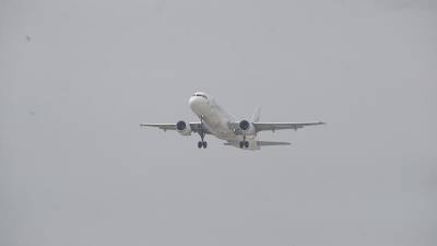 Десять рейсов в Сочи ушли на запасные аэродромы из-за непогоды