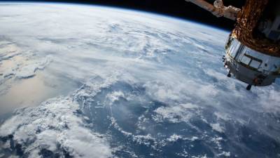 Космонавт Шкаплеров протестирует материал для защиты от радиации на МКС
