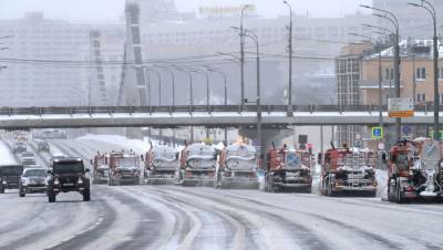 В новой Москве у ангара обрушилась крыша из-за снега