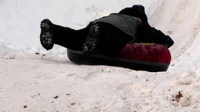 Пьяный водитель насмерть сбил ребенка на "ватрушке" в Пермском крае