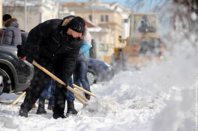 К уборке Смоленска от снега присоединятся сотрудники администрации районов в День всех влюбленных