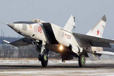 Sohu: Американские F-14 и F-15 уступают российскому МиГ-25 в скорости и высоте полета
