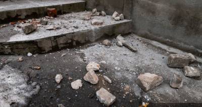"Прибежала и увидела, что стена обрушилась": жительница Еревана о последствиях толчков