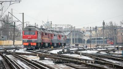 Сильные снегопады в Москве могут привести к задержкам поездов в Петербург