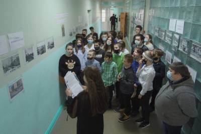 Школьники из Петрозаводска исследовали фотоработы Бориса Семёнова