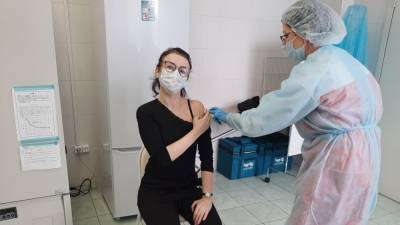 Вакцинация от COVID-19 в Петербурге бьет рекорды по количеству привитых за сутки