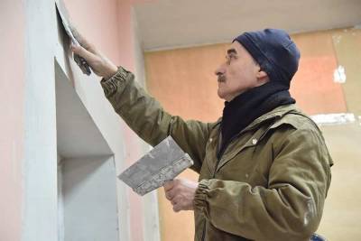 В ДНР восстанавливают школьное учреждение после шести бомбёжек ВСУ