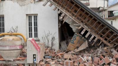 Более 50 жителей Японии пострадали в результате сильного землетрясения