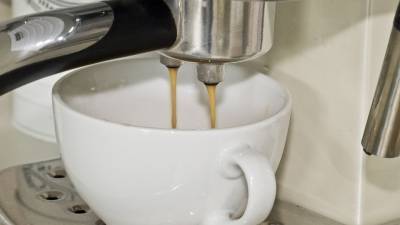 Доктор Мясников развеял популярные мифы о чае и кофе
