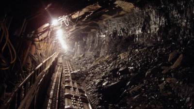 Десятки человек остались в шахте после обрушения горной породы в Кузбассе